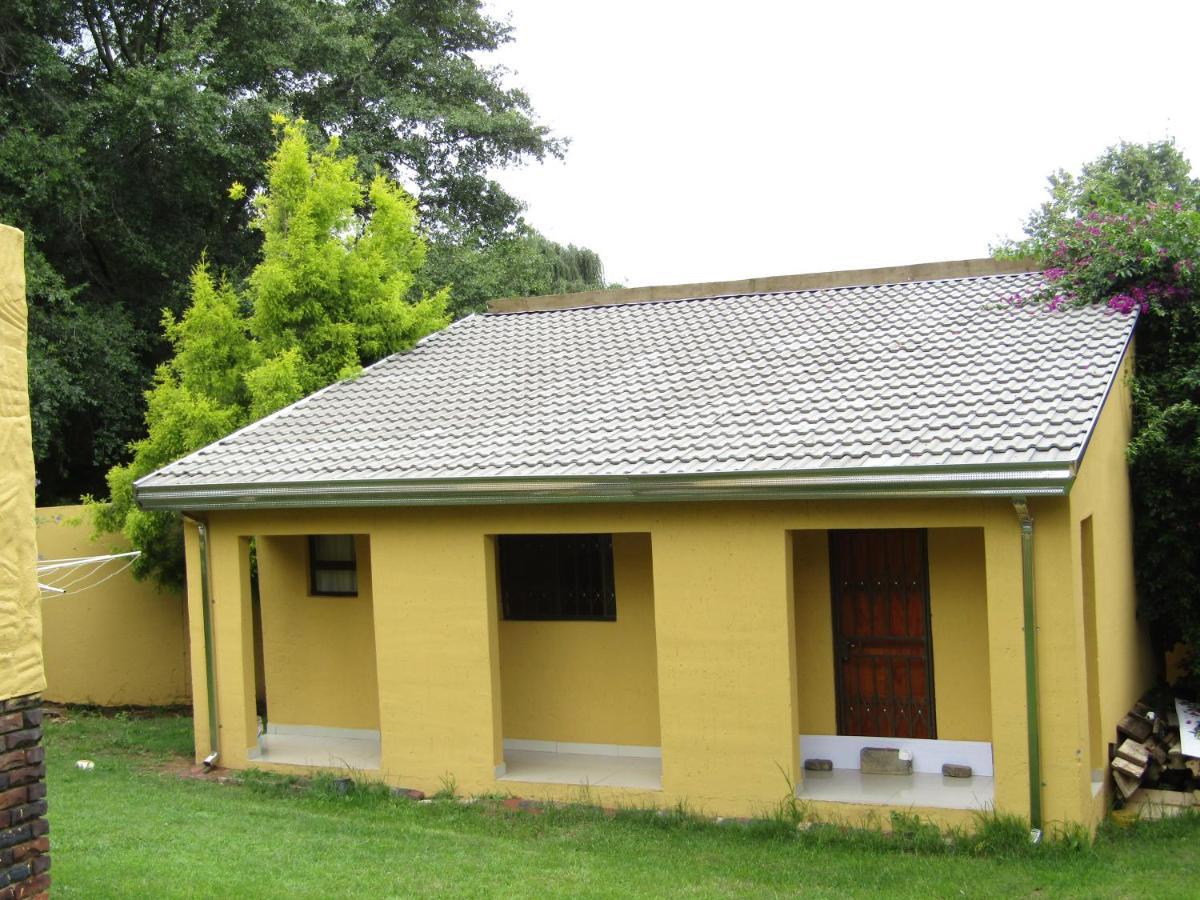 Phomolong Guest House, Westgate, Roodeporte Roodepoort Eksteriør billede